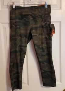Camo Print Capri Leggings